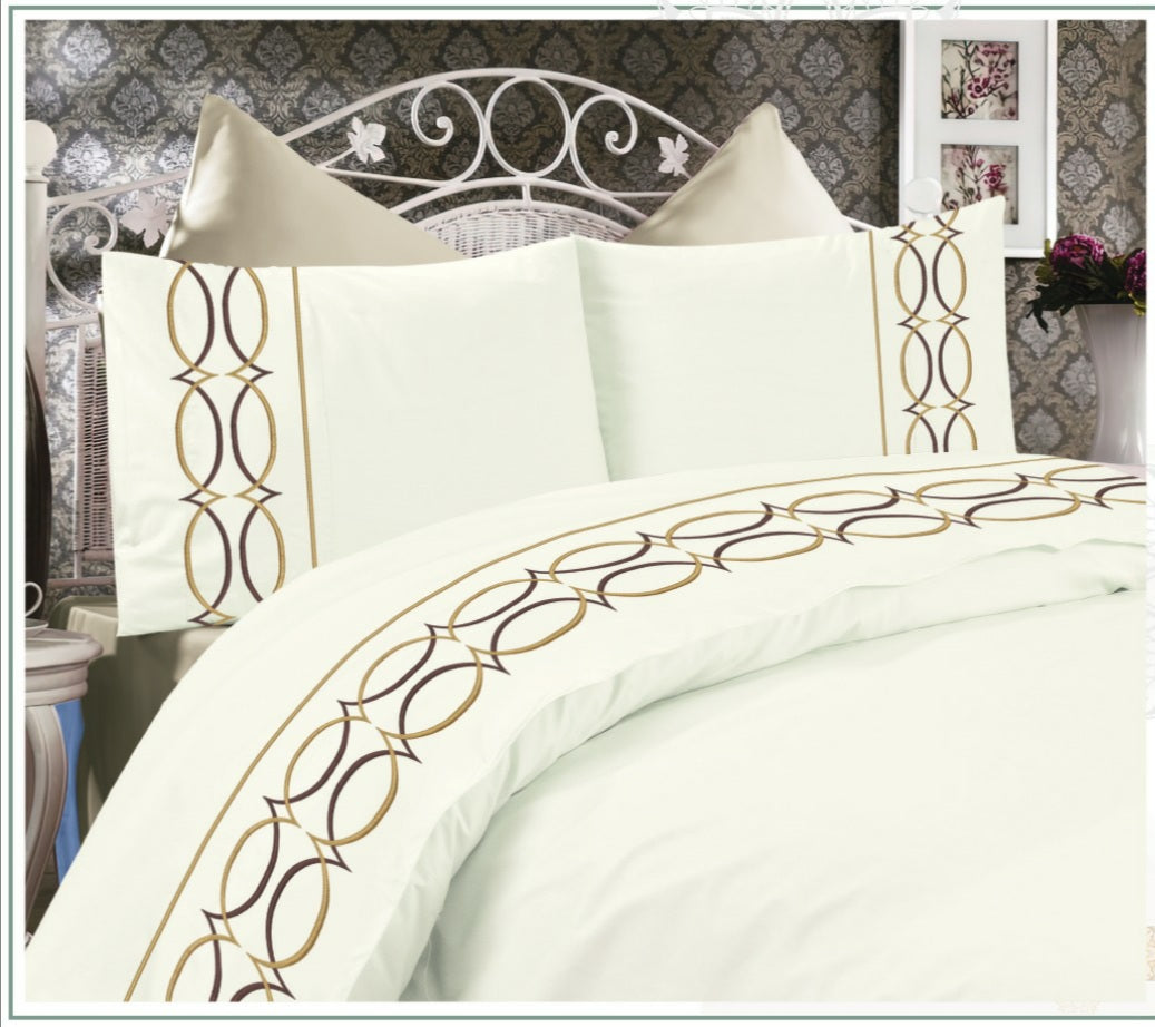 200 TC Julia – Embroidered Egyptian Cotton Sheets – 3 pcs, Classic & Comfortable