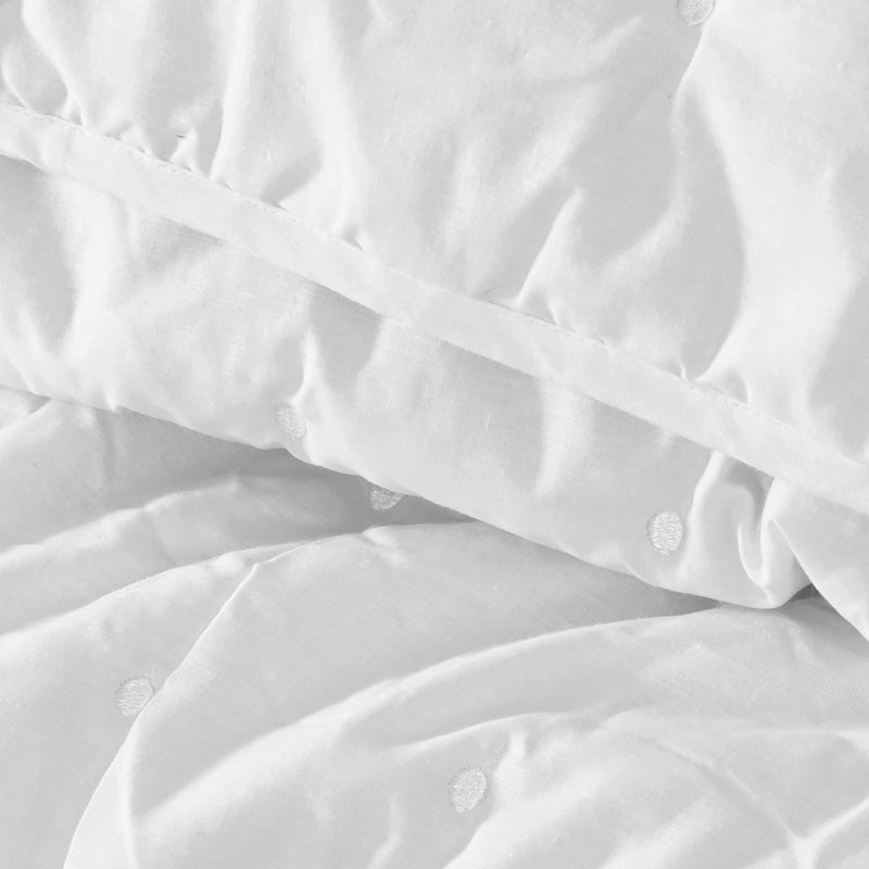 200 TC Egyptian Cotton Blend Quilt – Plush & Elegant for Any Room