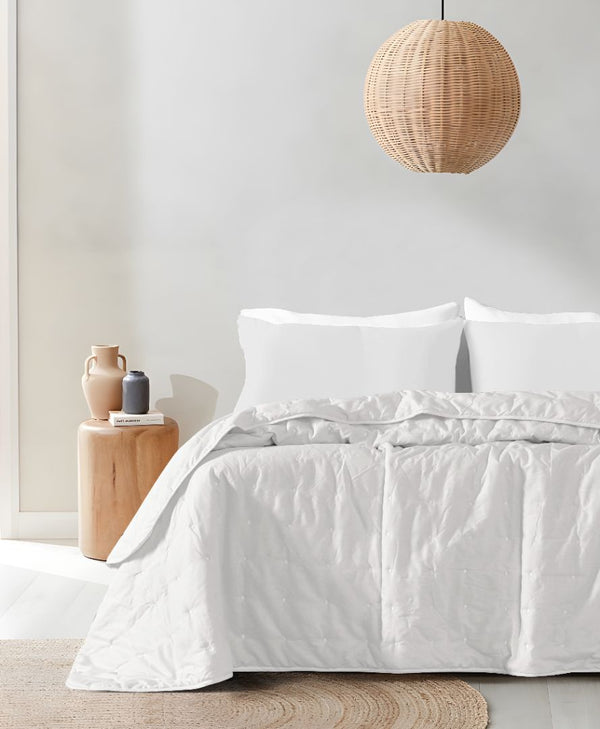 200 TC Egyptian Cotton Blend Quilt – Plush & Elegant for Any Room