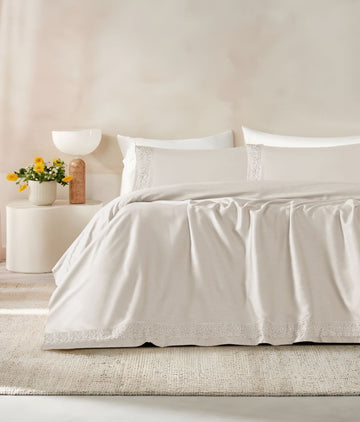 400 TC Giza 86 Egyptian Cotton -  Satin Lace Fitted Sheets – 3 pcs, Luxurious & Silky