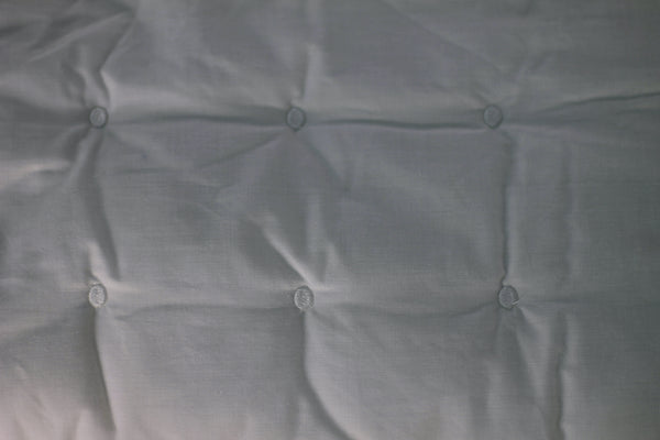 200 TC Egyptian Cotton Blend Quilt – Plush & Elegant for Any Room